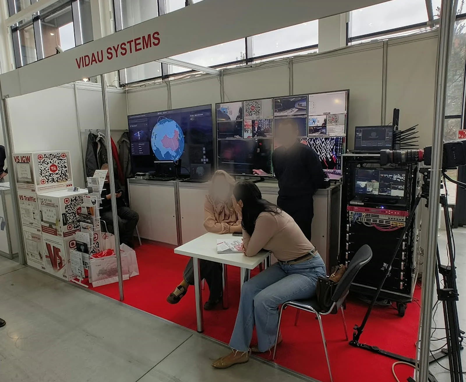 Стенд Vidau Systems на выставке «Связь», демонстрация Satellite